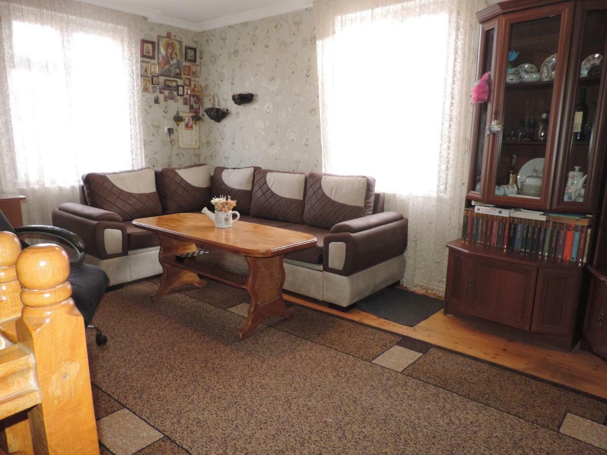 Host Family Hotell Akhaltsikhe  Exteriör bild